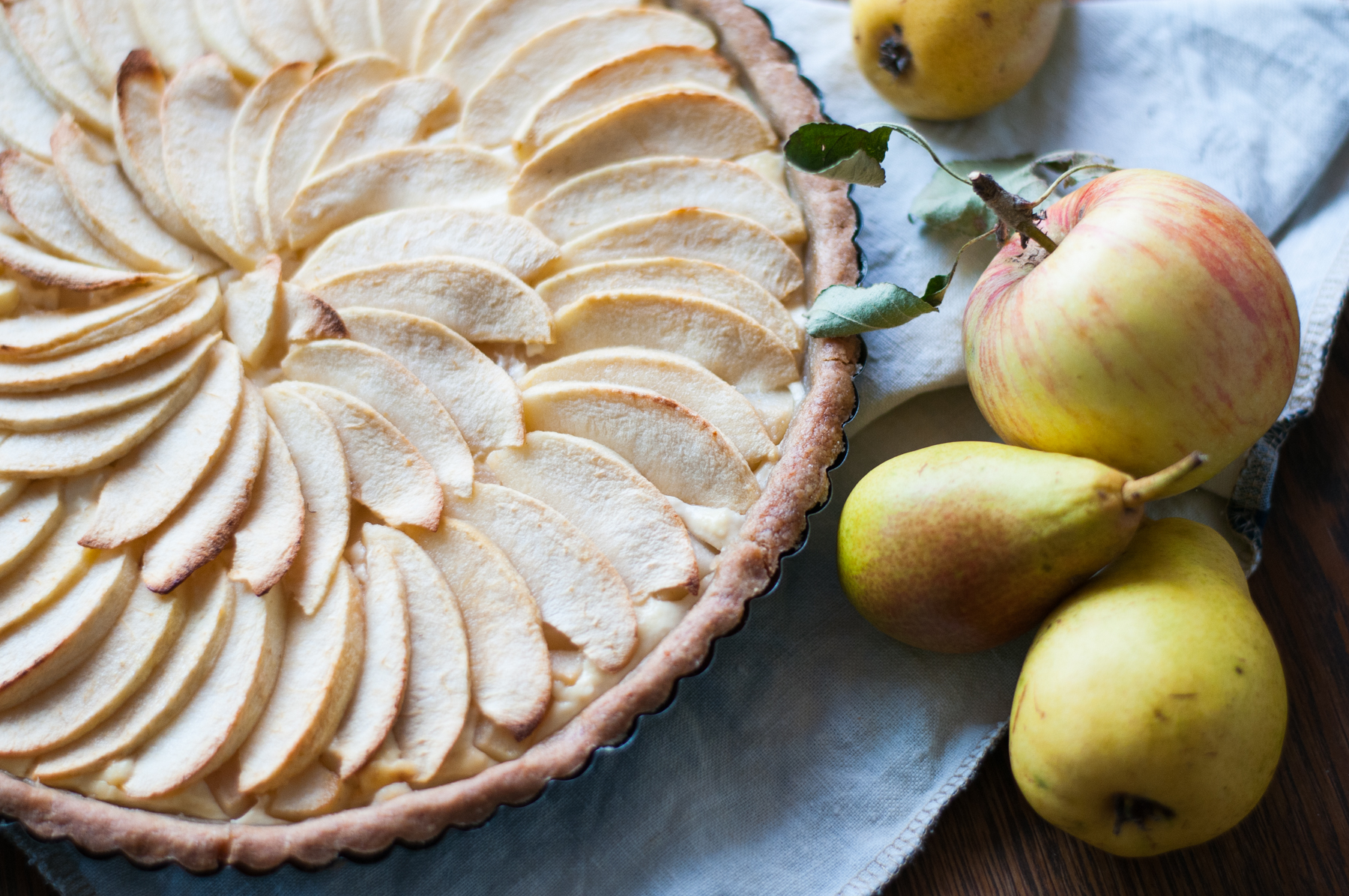 Hruškovo-jablečný koláč s tvarohem